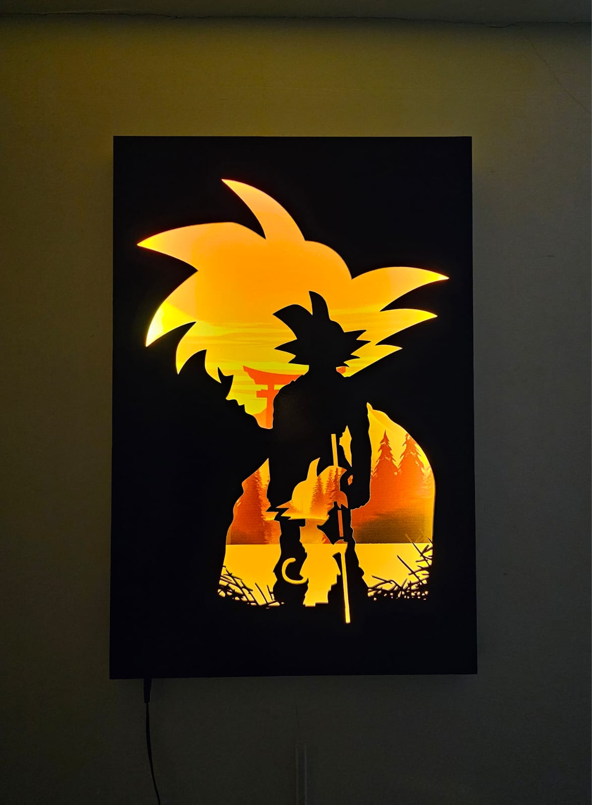 Lámpara siluetas de Goku